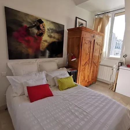 Апартаменты Joli Cocon Avec Terrasse Dans Le Marais *