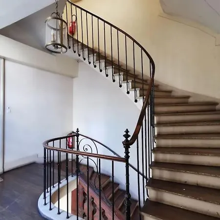 Апартаменты Joli Cocon Avec Terrasse Dans Le Marais Париж